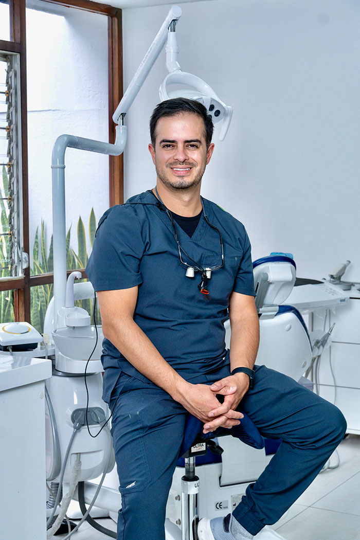 Dr. Edwin Ruales Dr. Edwin Ruales