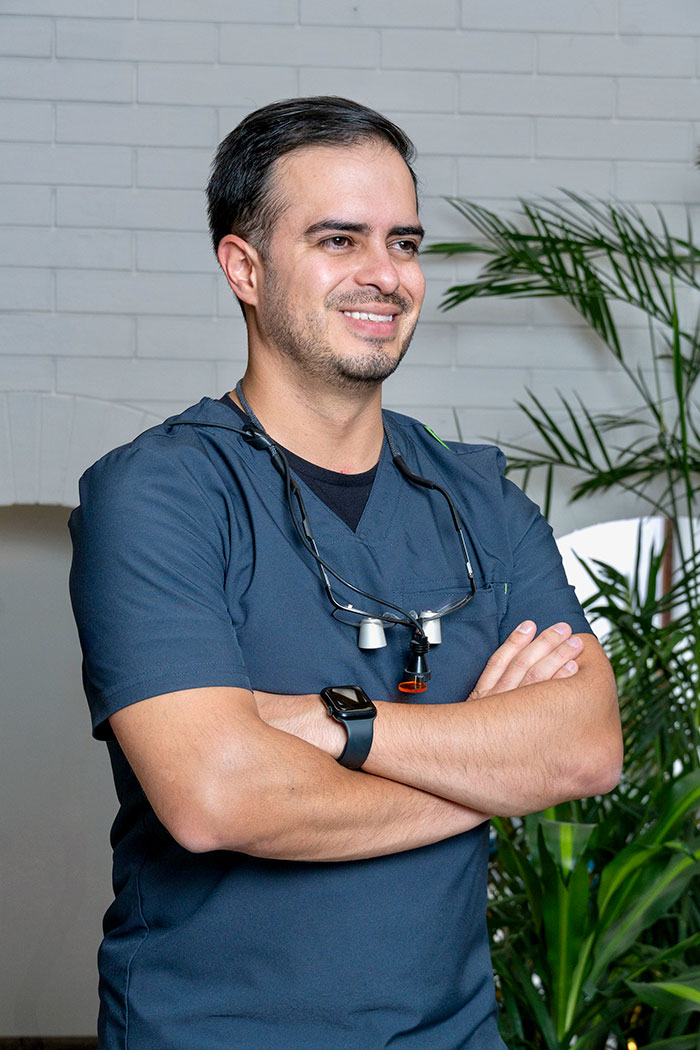 Dr. Edwin Ruales Dr. Edwin Ruales